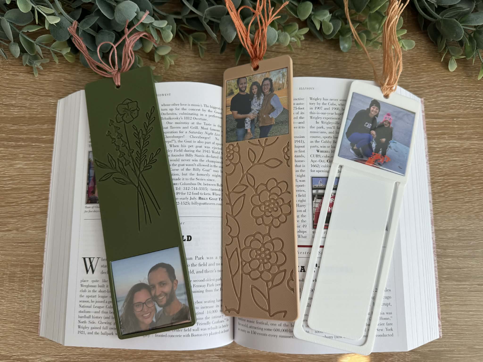 Floral Bouquet Bookmark - Magnet at the Bottom - Image 4