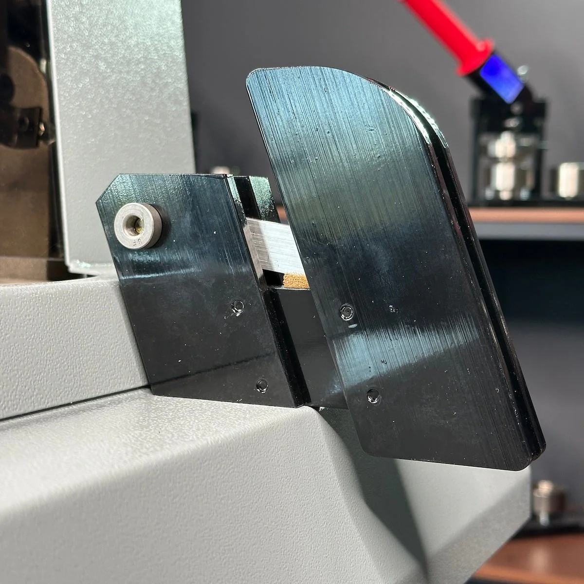 MPRO Model 2 - Electric Button Making Machine - Image 4